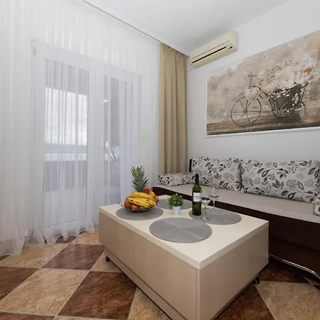 Apartman Kristal 3 * Dugi Rat