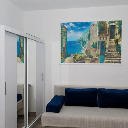 Apartman Kristal 3 * Dugi Rat