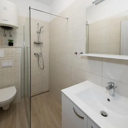 Apartman Kristal 3 * Dugi Rat
